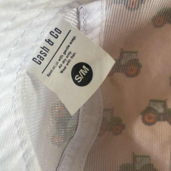 Cash & Co Tractor Hat 🚜 - Picture 6 of 6